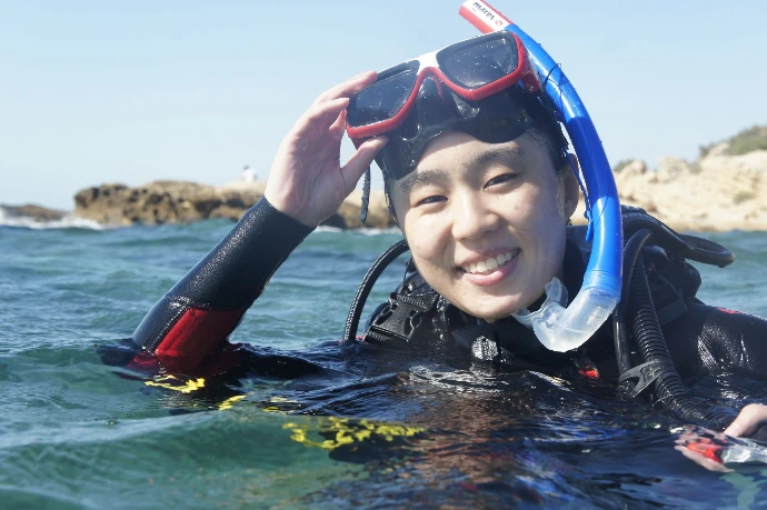 Ejercicio de rescate en superficie durante el curso Rescue Diver PADI